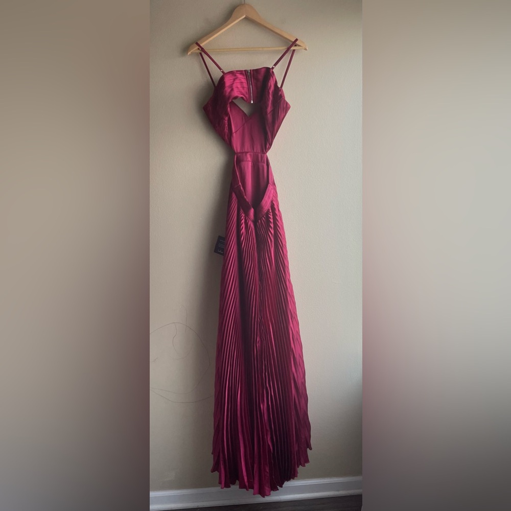 New Lulus Got the Glam Wine Red Pleated Cutout Maxi Dress Small - Picture 14 of 16